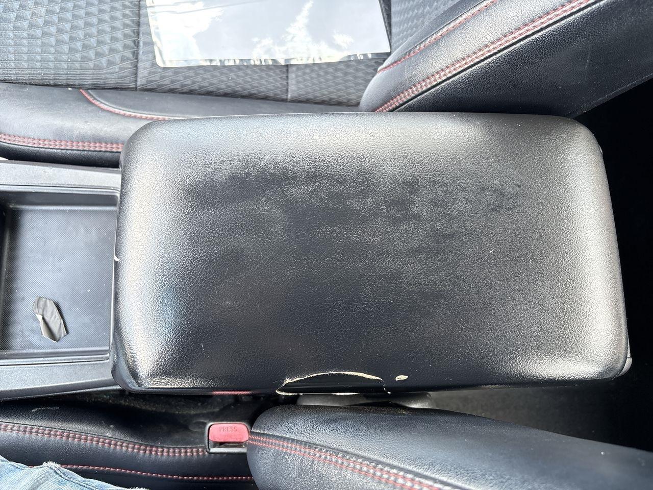 Toyota Camry 4dr Sdn I4 Auto XLE (Natl) 2015