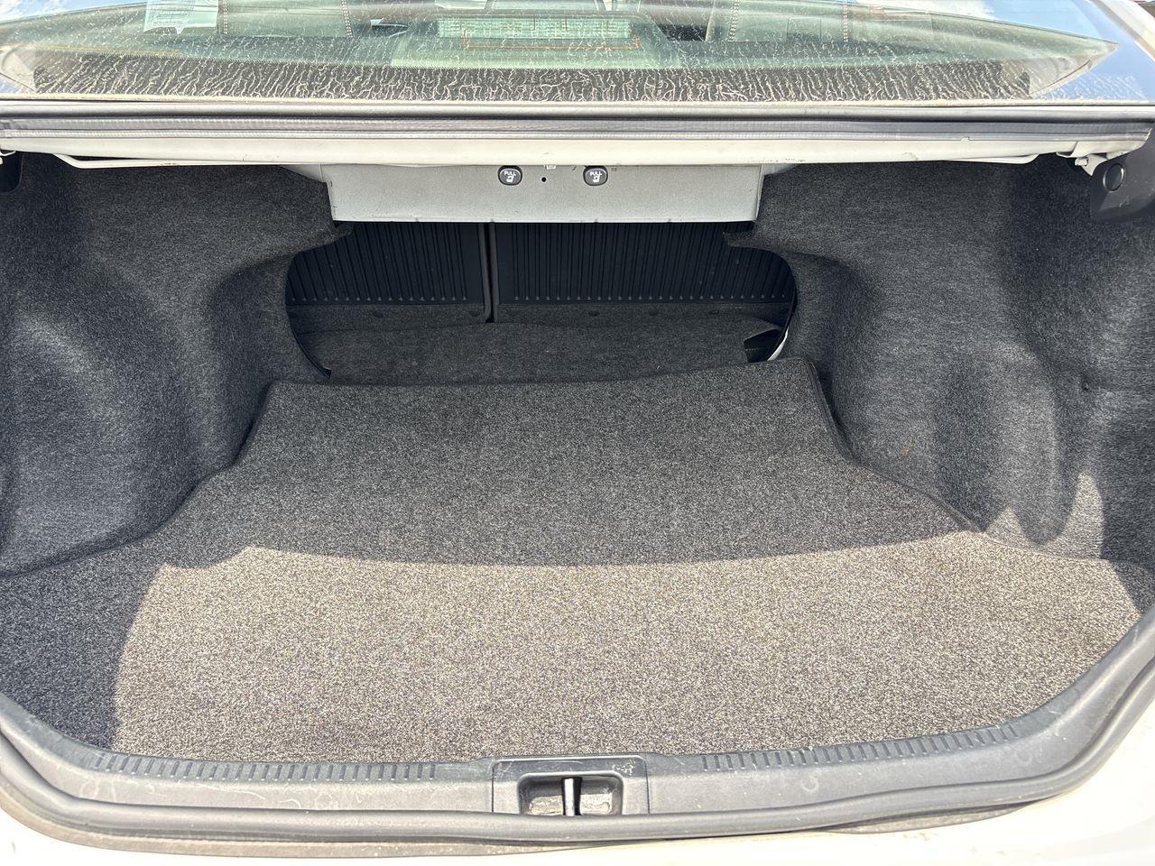 Toyota Camry 4dr Sdn I4 Auto XLE (Natl) 2015