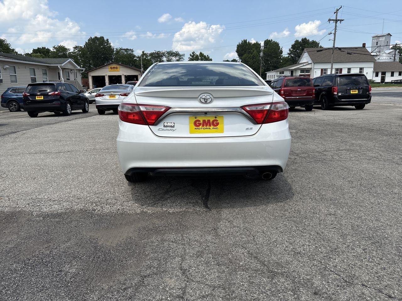 Toyota Camry 4dr Sdn I4 Auto XLE (Natl) 2015