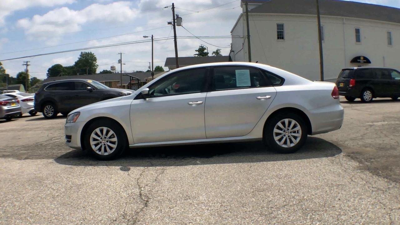 Volkswagen Passat 4dr Sdn 2.5L Manual S PZEV 2013