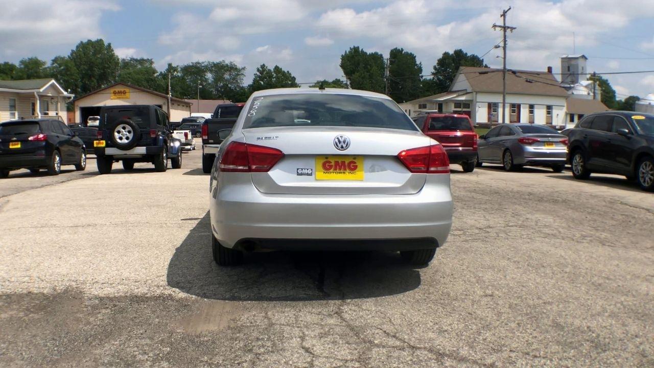 Volkswagen Passat 4dr Sdn 2.5L Manual S PZEV 2013