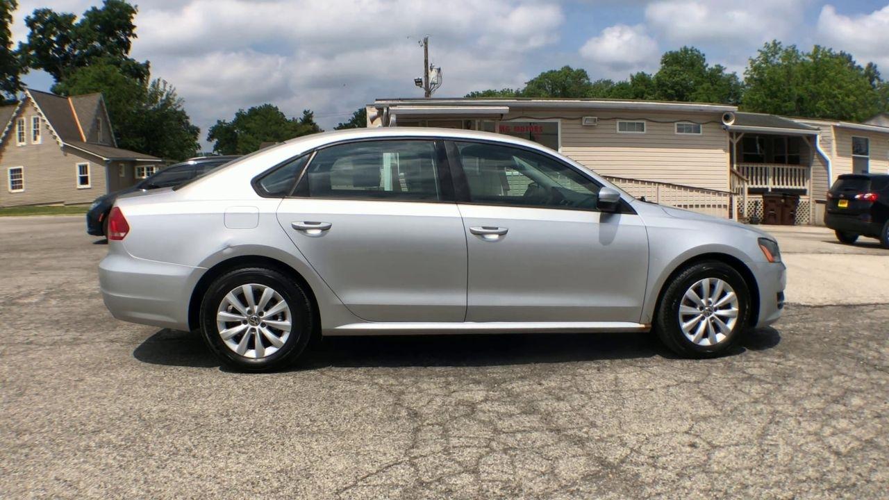 Volkswagen Passat 4dr Sdn 2.5L Manual S PZEV 2013