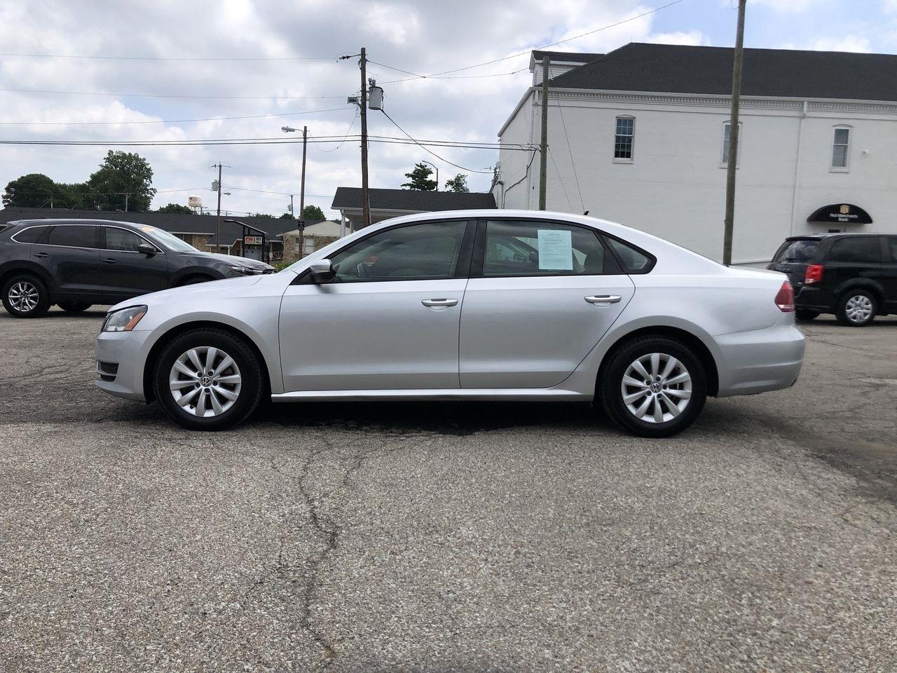 Volkswagen Passat 4dr Sdn 2.5L Manual S PZEV 2013
