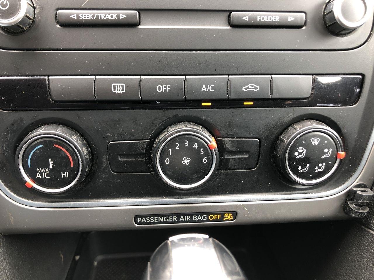 Volkswagen Passat 4dr Sdn 2.5L Manual S PZEV 2013