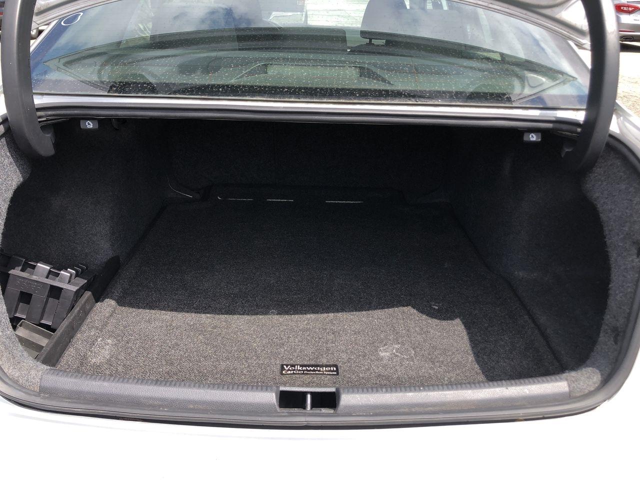 Volkswagen Passat 4dr Sdn 2.5L Manual S PZEV 2013