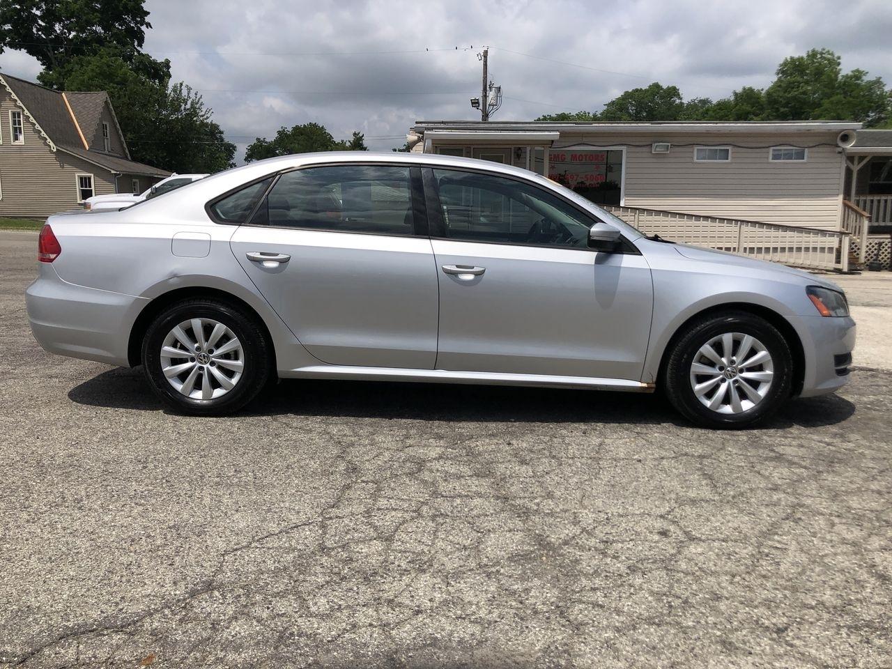 Volkswagen Passat 4dr Sdn 2.5L Manual S PZEV 2013