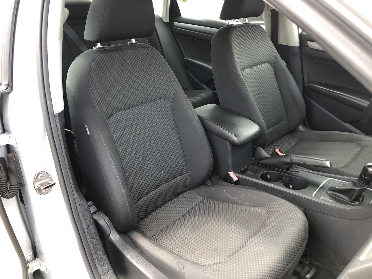 Volkswagen Passat 4dr Sdn 2.5L Manual S PZEV 2013