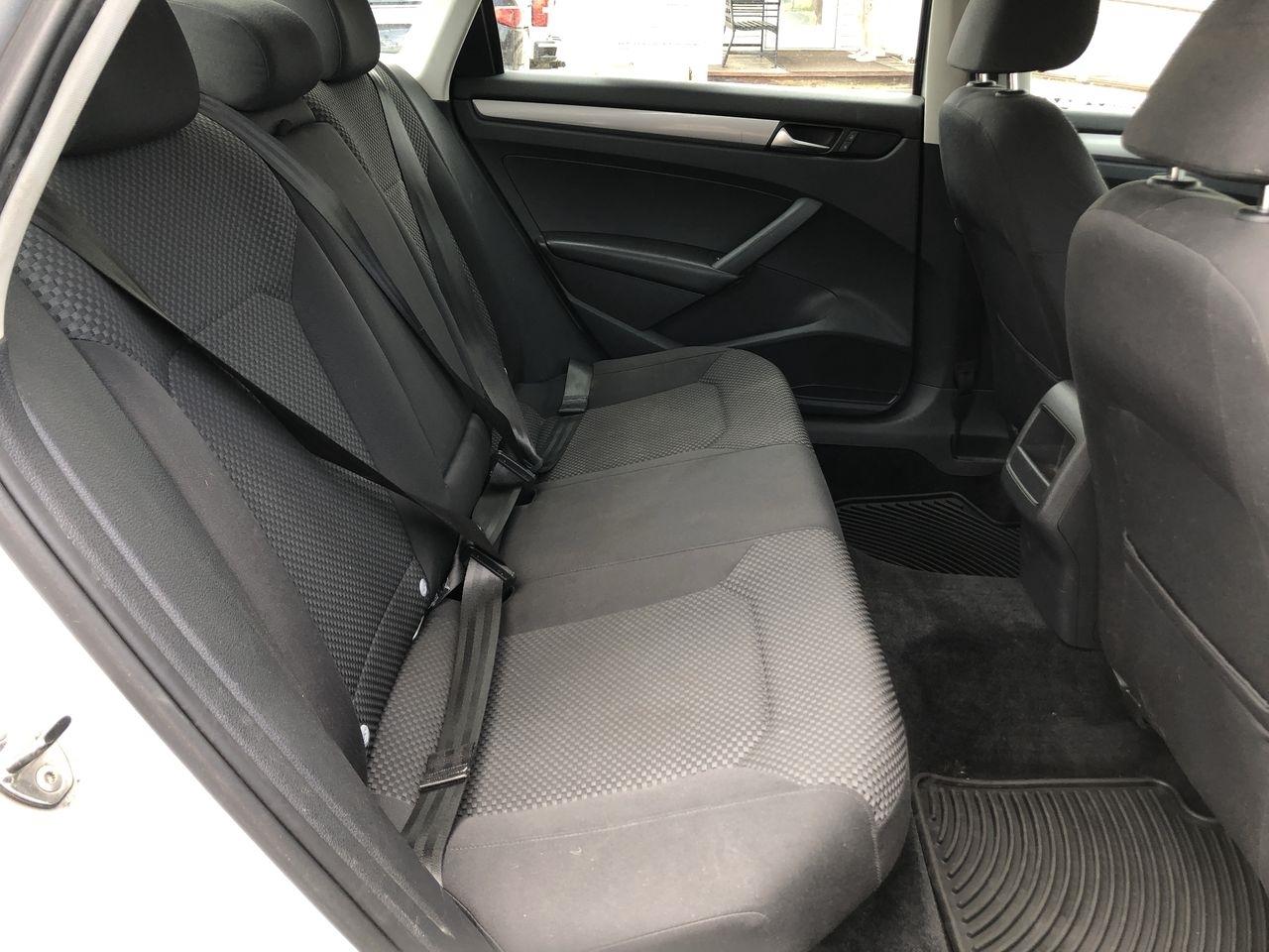 Volkswagen Passat 4dr Sdn 2.5L Manual S PZEV 2013