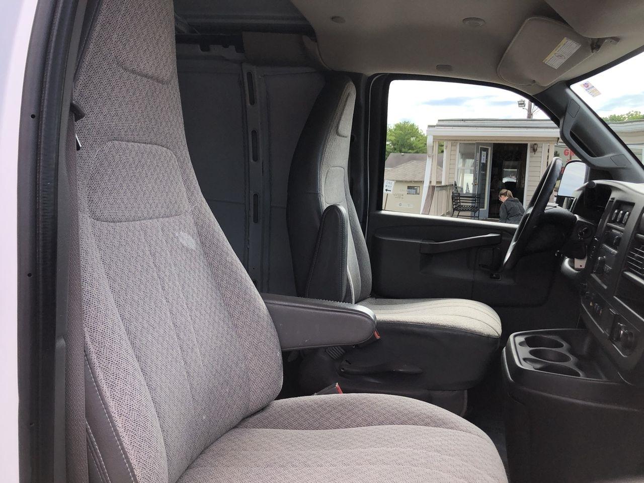 Chevrolet Express Cargo Van RWD 2500 135" 2019