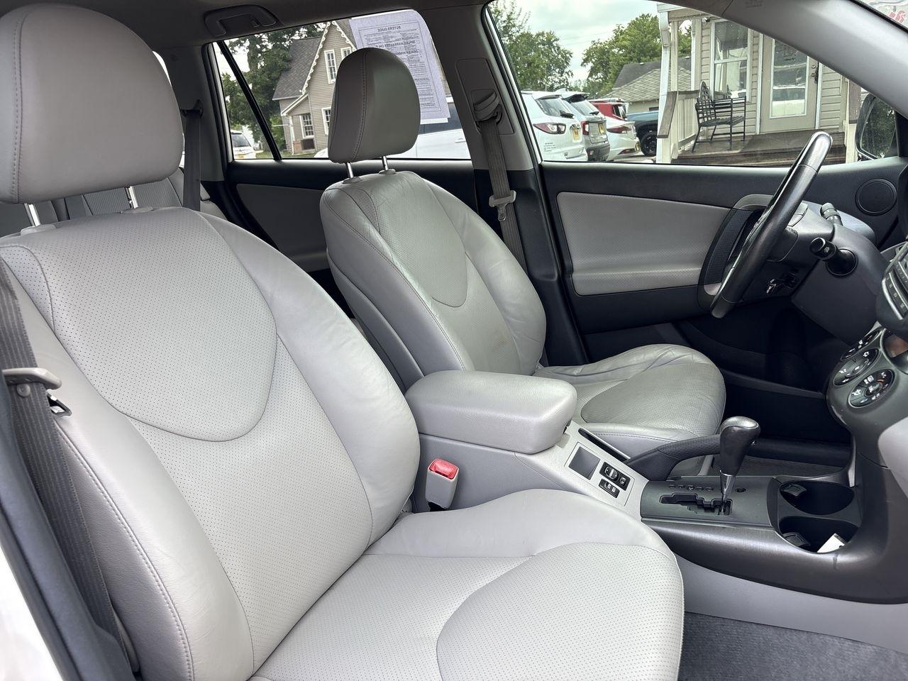 Toyota RAV4 4WD 4dr I4 Limited (Natl) 2012
