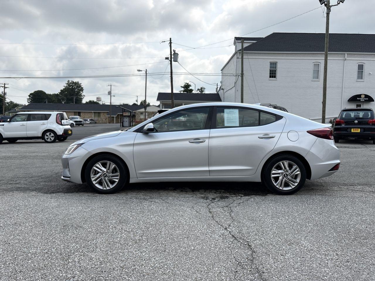 Hyundai Elantra SEL IVT 2020