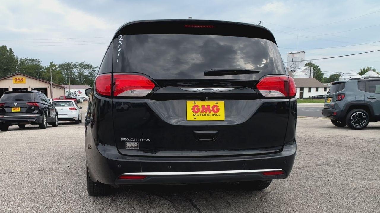 Chrysler Pacifica Touring-L FWD 2017