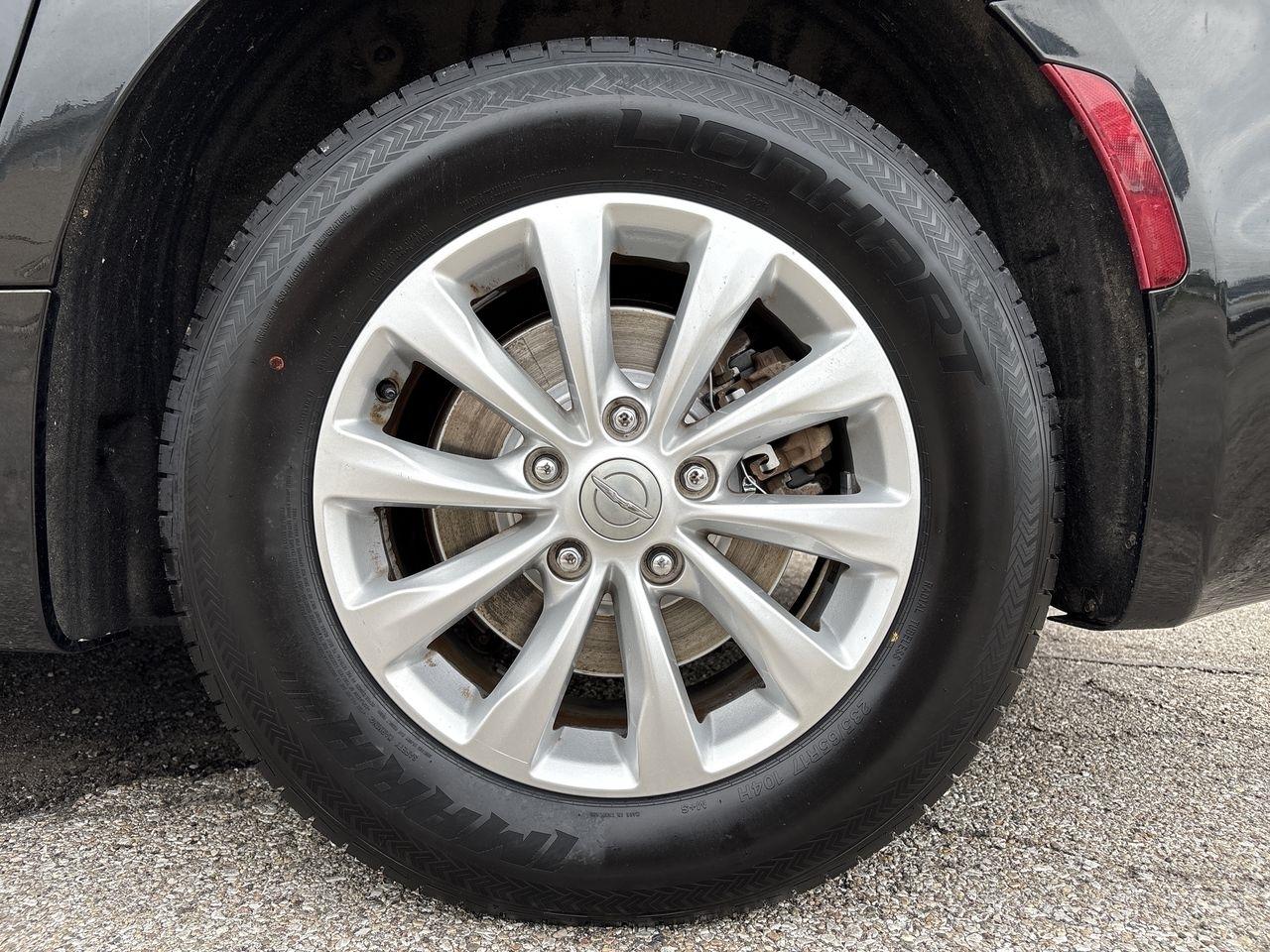 Chrysler Pacifica Touring-L FWD 2017