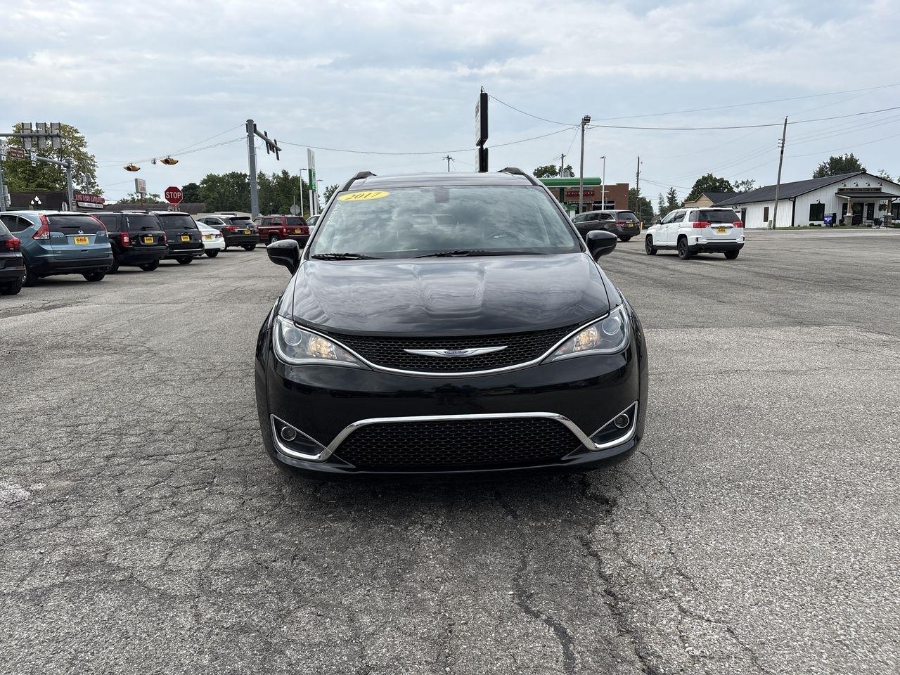 Chrysler Pacifica Touring-L FWD 2017