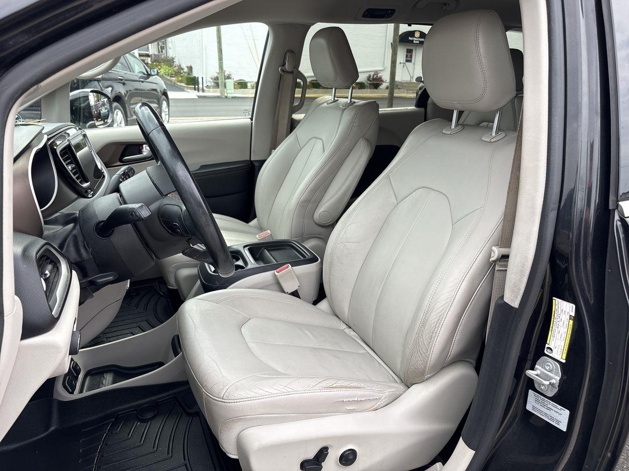 Chrysler Pacifica Touring-L FWD 2017