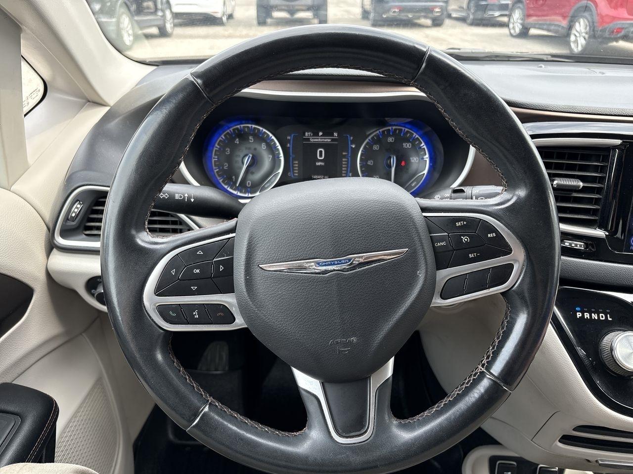Chrysler Pacifica Touring-L FWD 2017