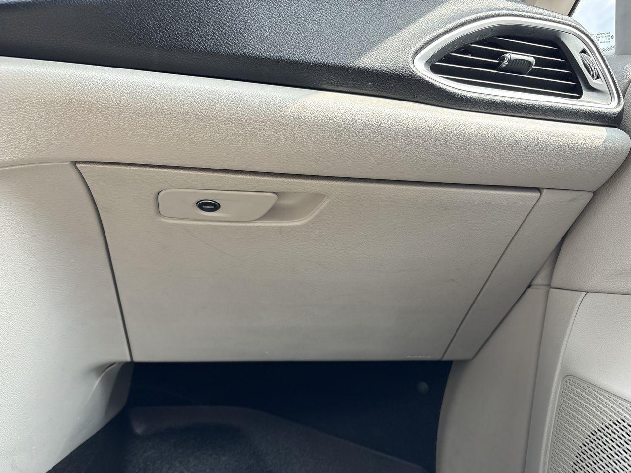 Chrysler Pacifica Touring-L FWD 2017
