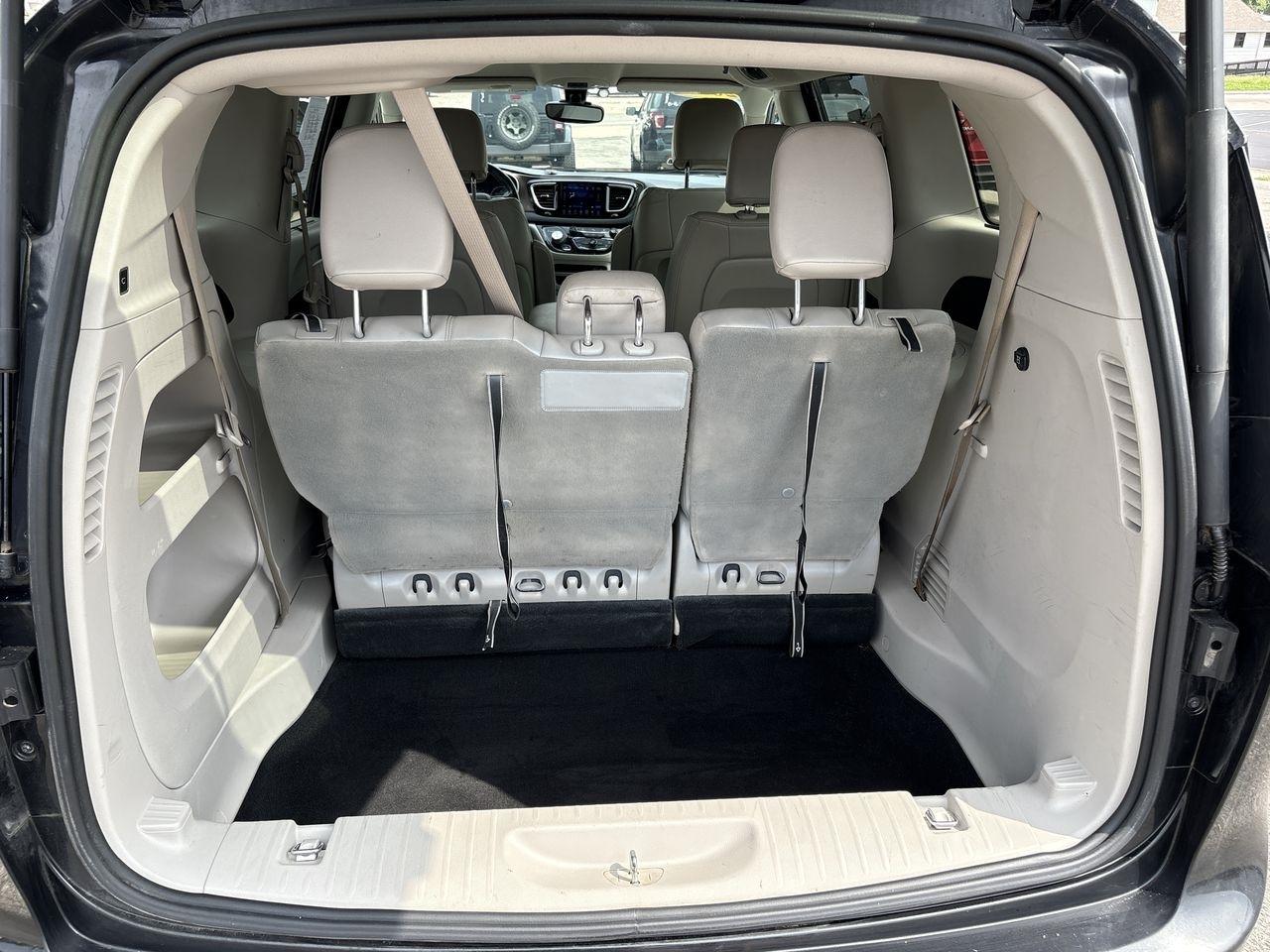 Chrysler Pacifica Touring-L FWD 2017
