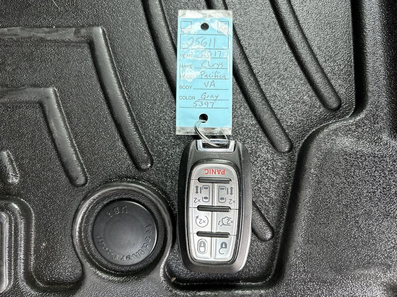Chrysler Pacifica Touring-L FWD 2017
