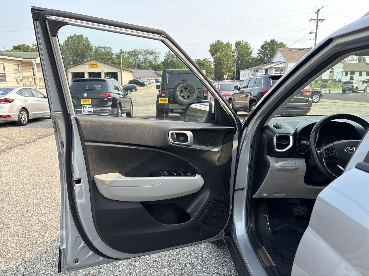 Hyundai Venue SEL IVT 2020