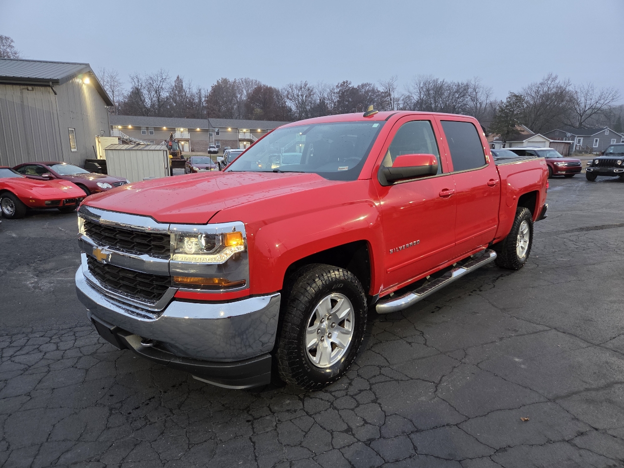 2017 Chevrolet Silverado 1500 LT photo 2