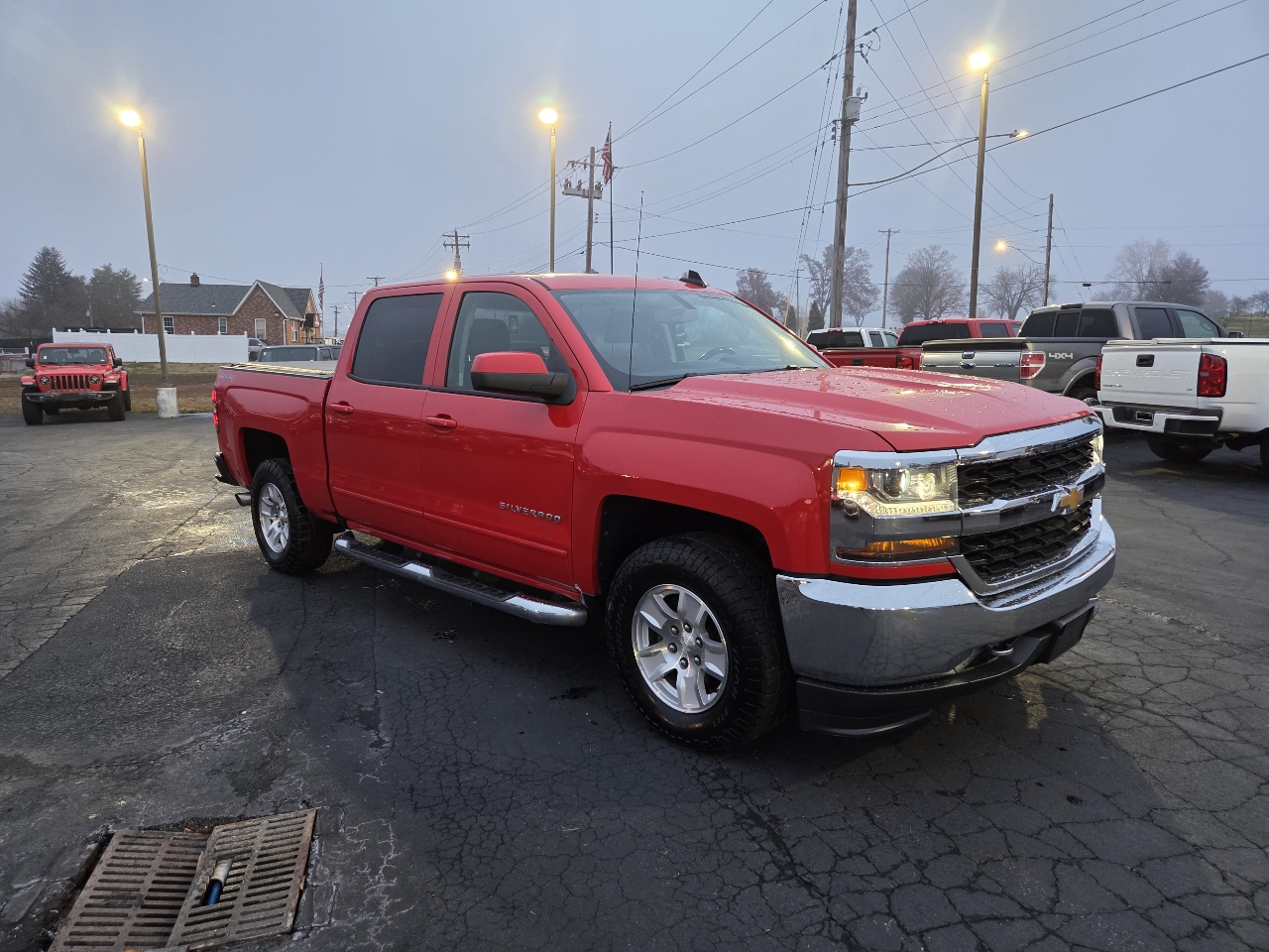 2017 Chevrolet Silverado 1500 LT photo 4