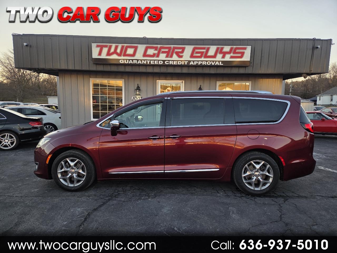 2018 Chrysler Pacifica Limited's photo