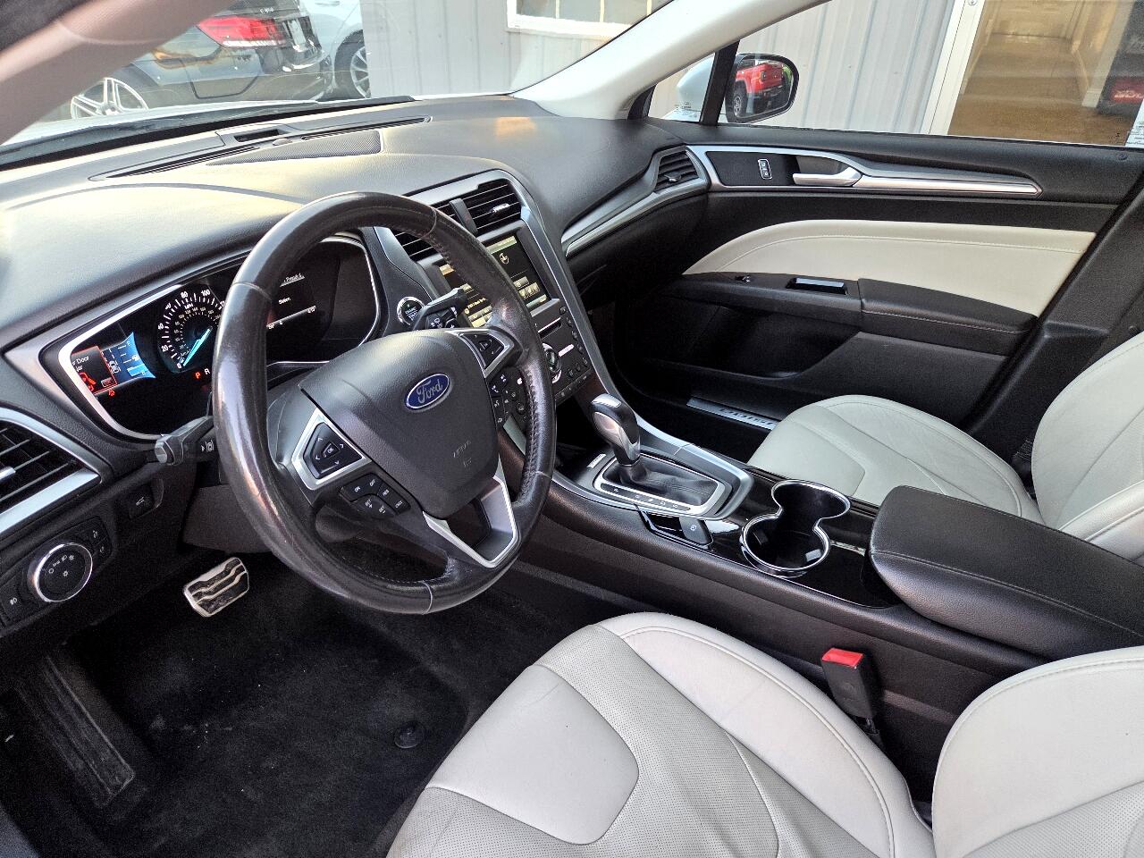 Ford Fusion Titanium 2016