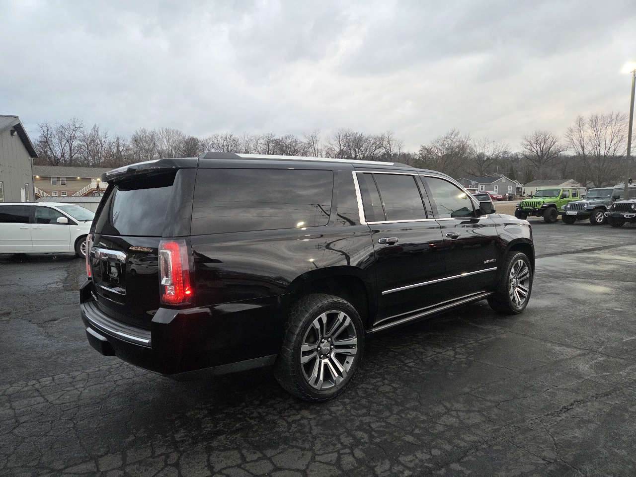 GMC Yukon XL Denali 4WD 2018