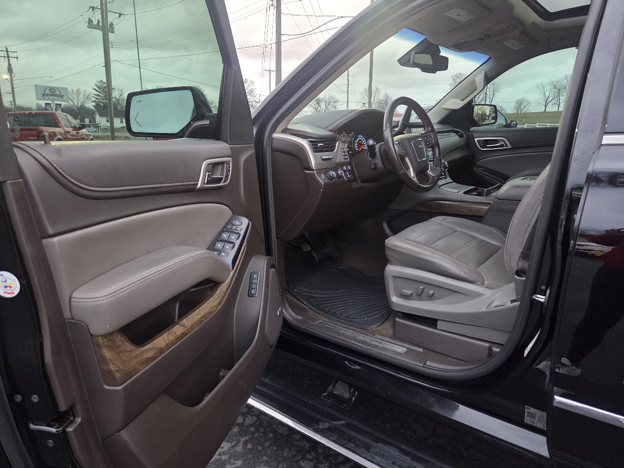 GMC Yukon XL Denali 4WD 2018