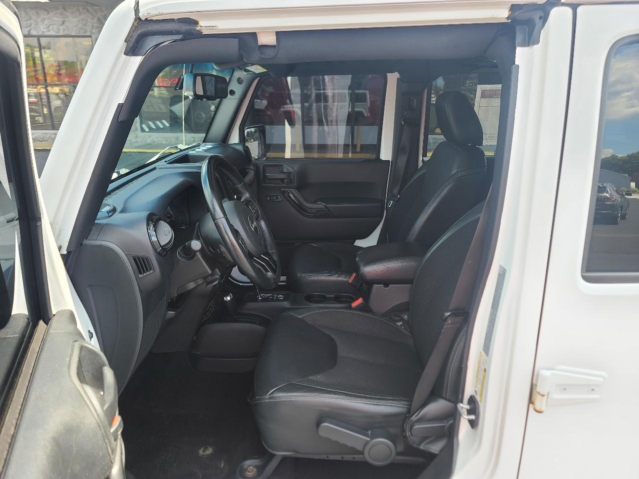Jeep Wrangler Unlimited Sahara 4WD 2017