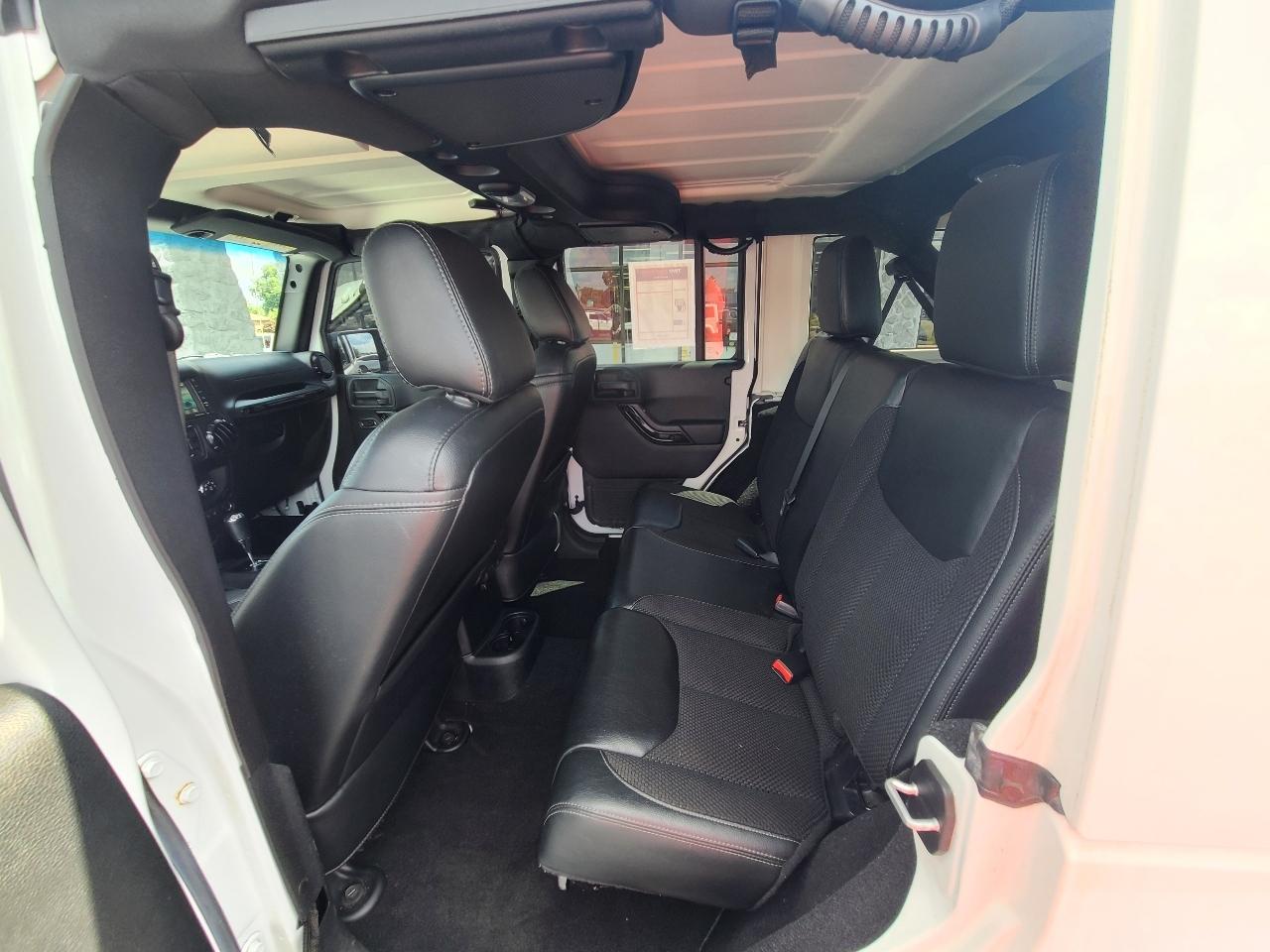 Jeep Wrangler Unlimited Sahara 4WD 2017