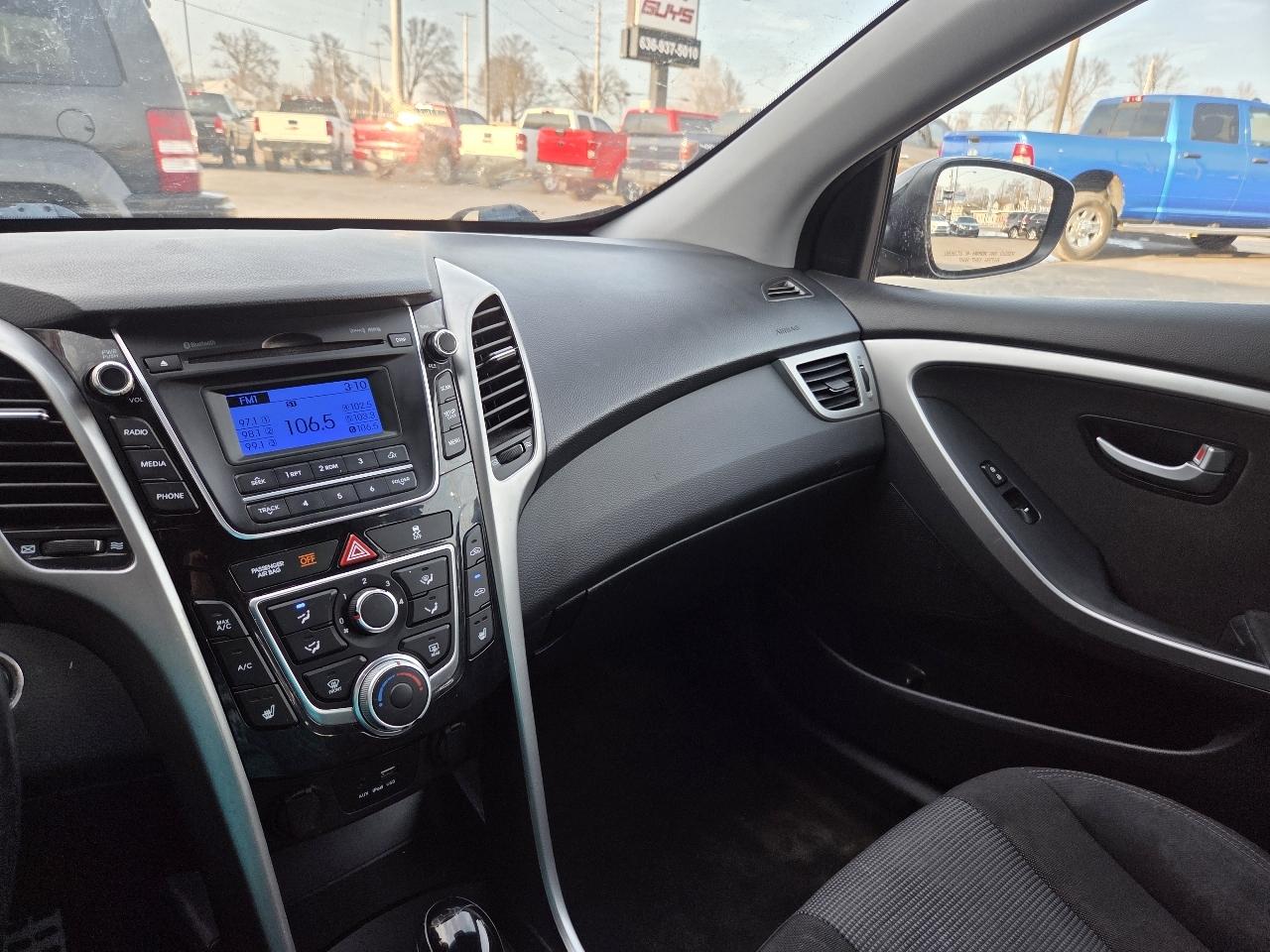Hyundai Elantra GT A/T 2016