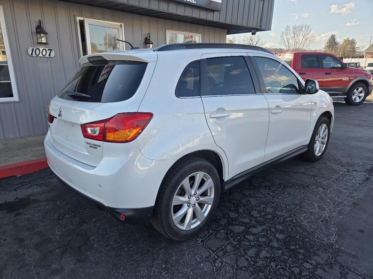 Mitsubishi Outlander Sport SE 2WD 2015