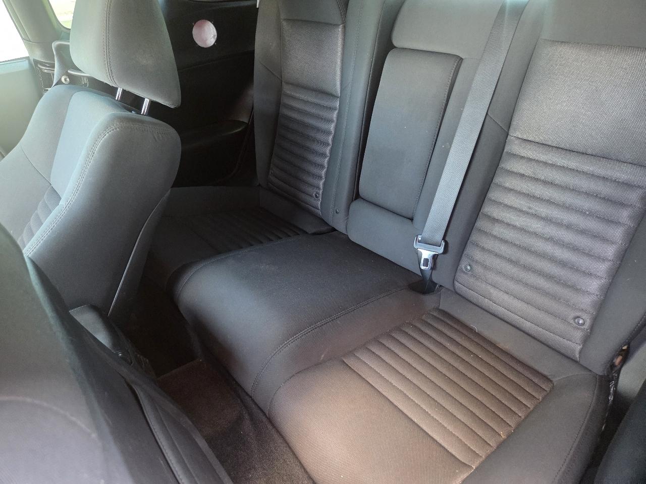 Dodge Challenger SE 2011