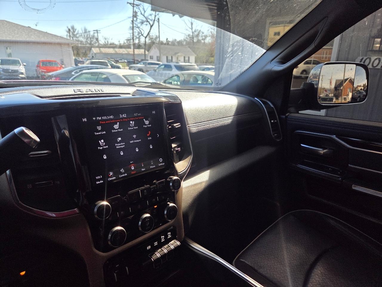 RAM 2500 Laramie Crew Cab SWB 4WD 2019