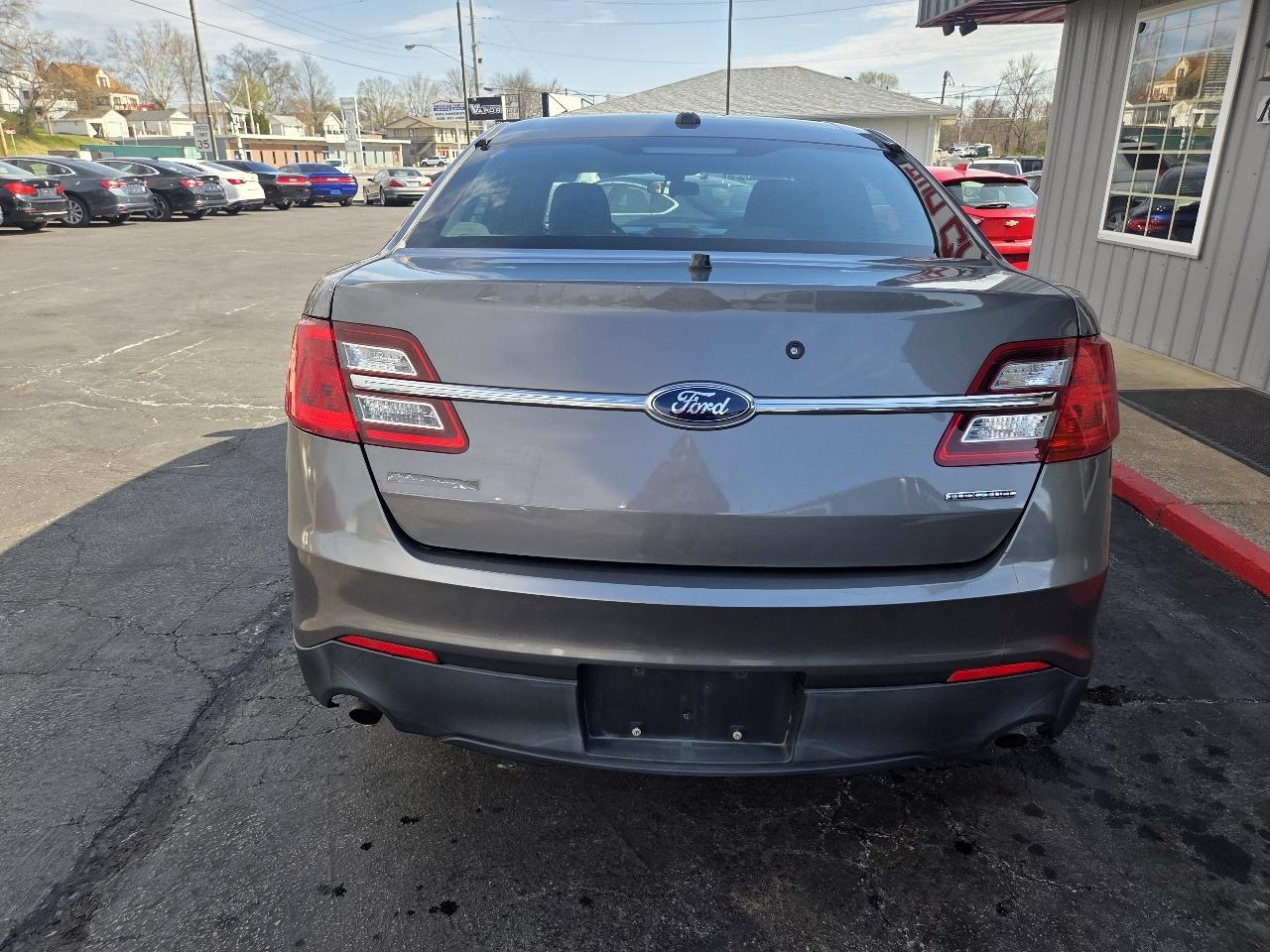 Ford Taurus LX 4D Sedan 2015