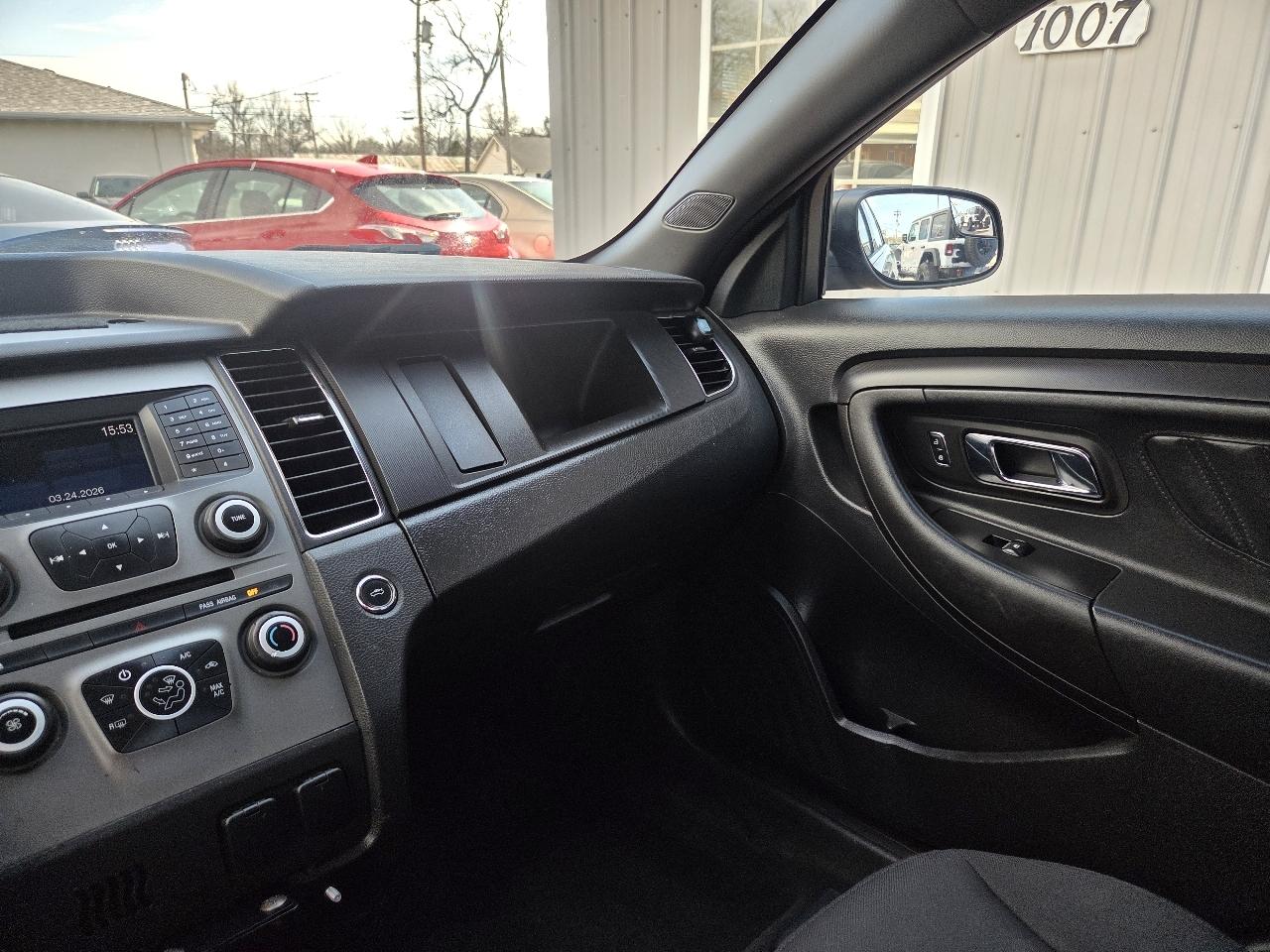 Ford Taurus LX 4D Sedan 2015