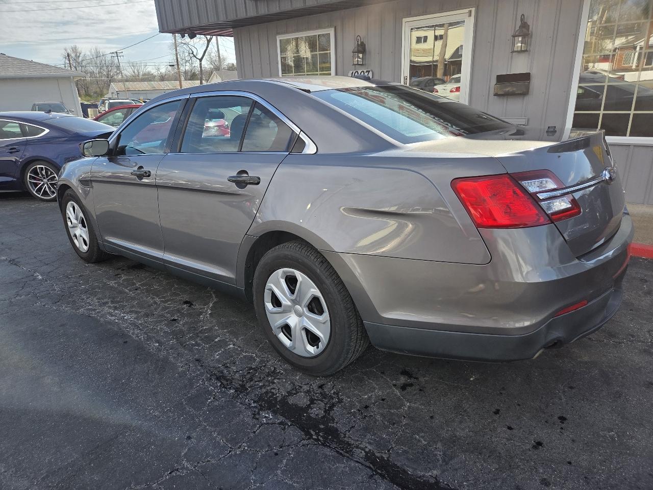 Ford Taurus LX 4D Sedan 2015