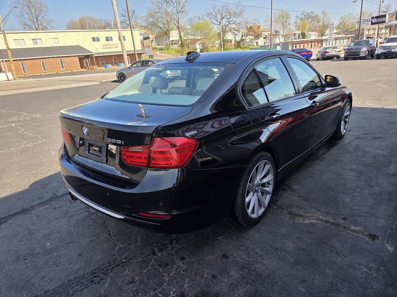 BMW 3-Series 328i xDrive Sedan 2013