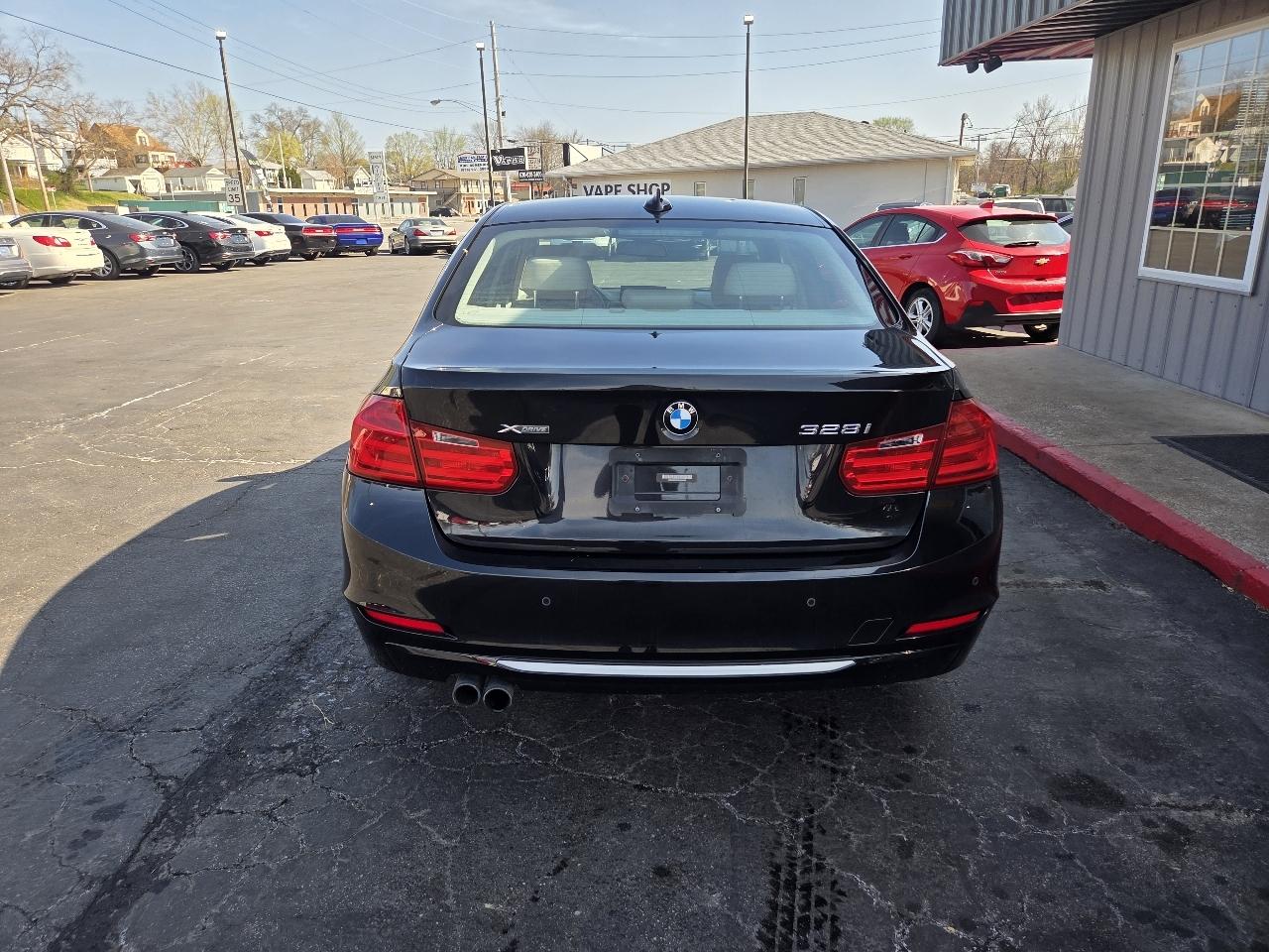 BMW 3-Series 328i xDrive Sedan 2013