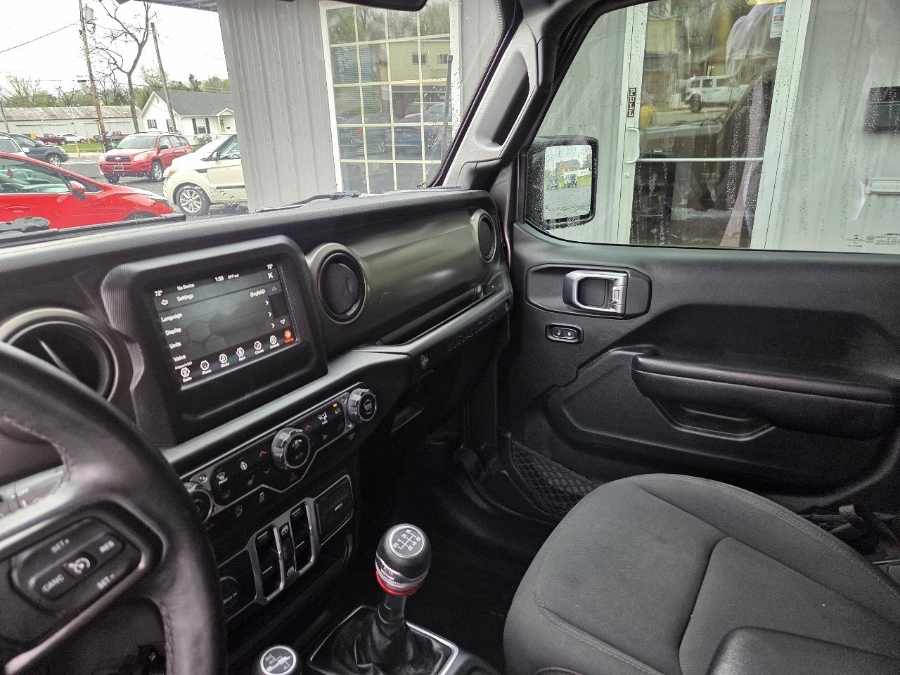 Jeep Wrangler Unlimited Sport 2018