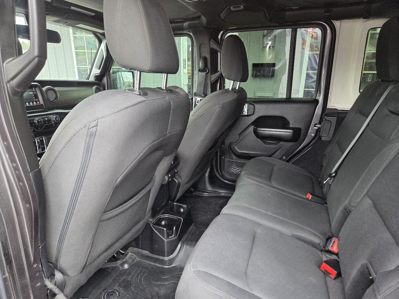 Jeep Wrangler Unlimited Sport 2018