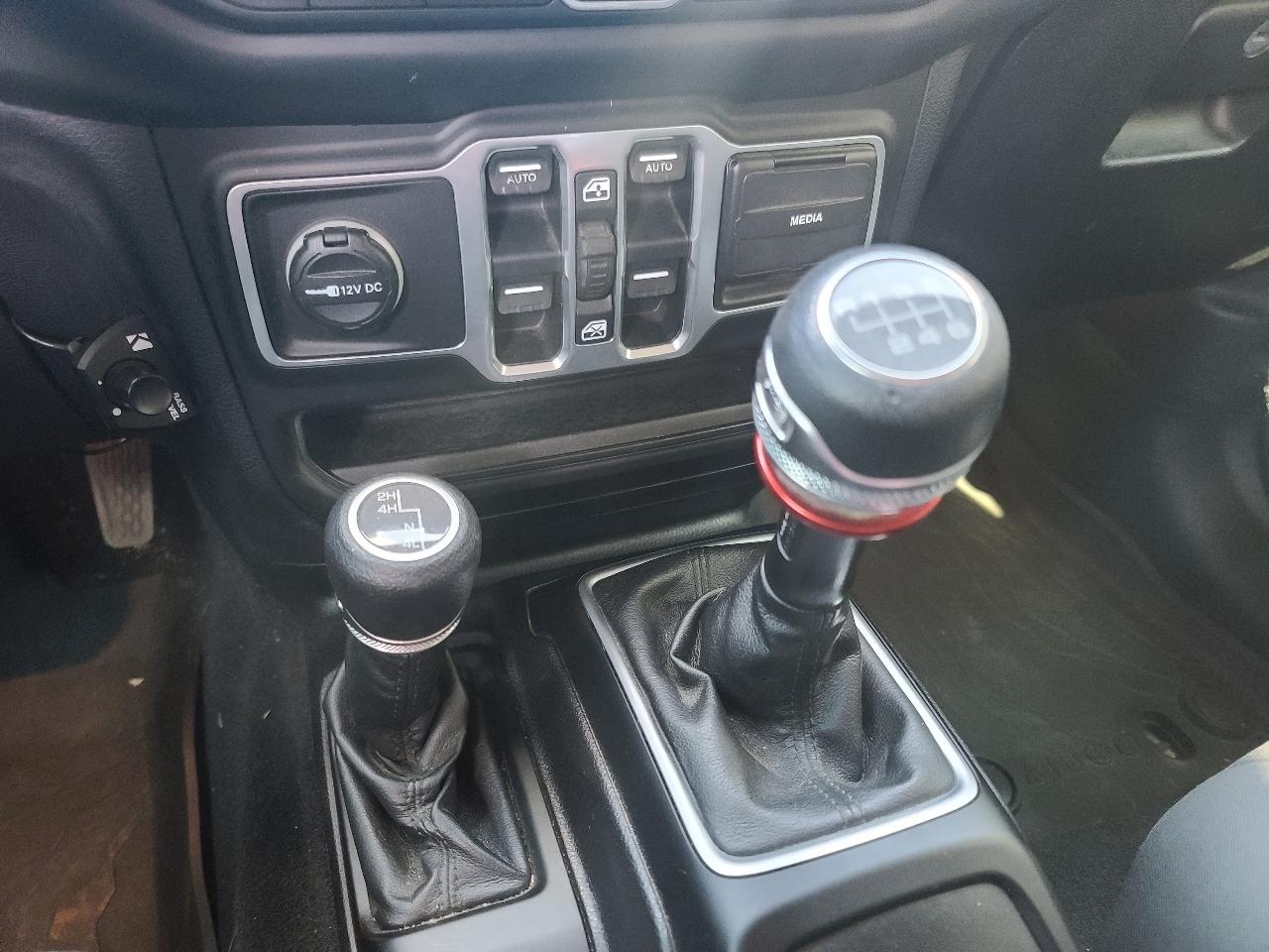 Jeep Wrangler Unlimited Sport 2018