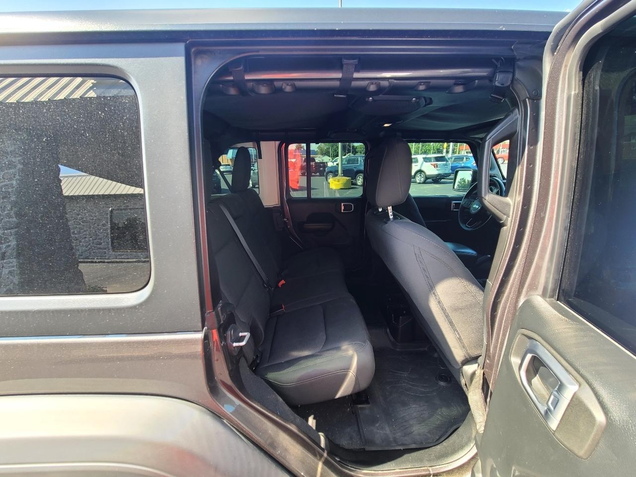 Jeep Wrangler Unlimited Sport 2018