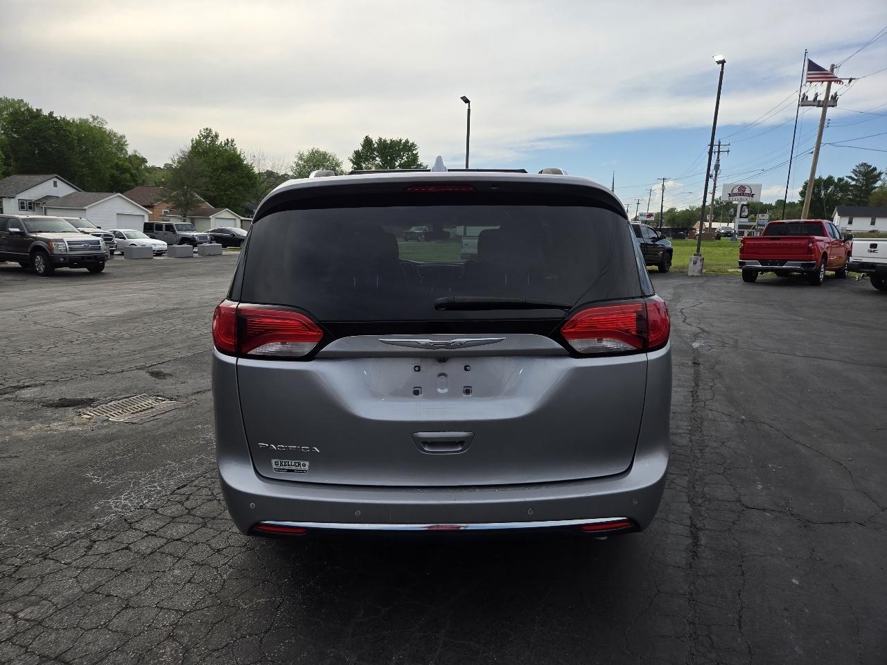 Chrysler Pacifica Touring-L Plus 2017