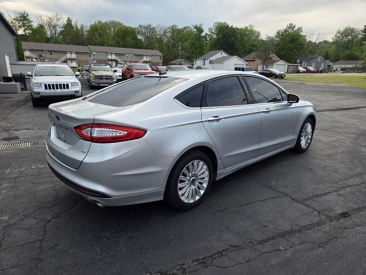 Ford Fusion Hybrid SE 2014