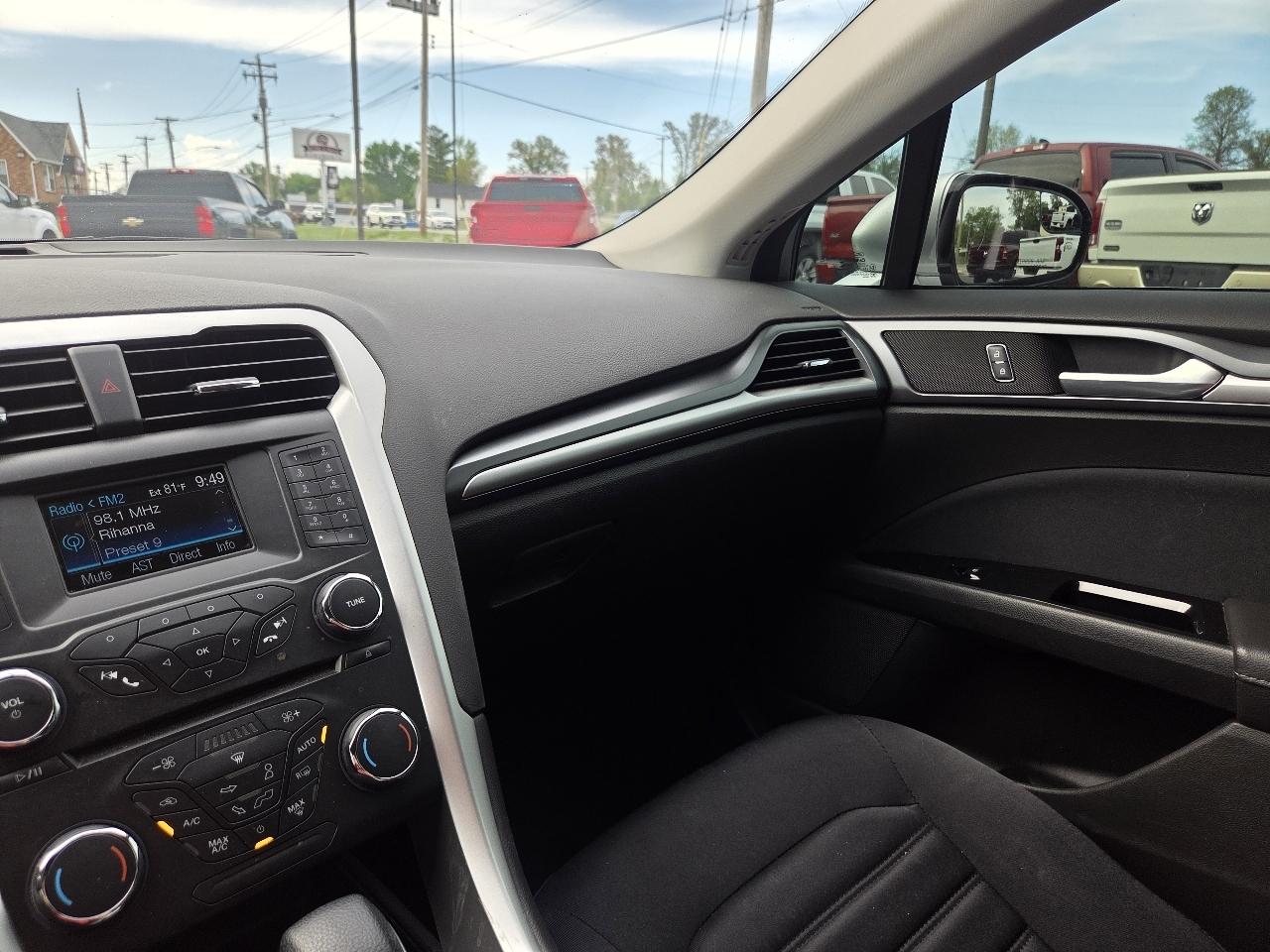 Ford Fusion Hybrid SE 2014