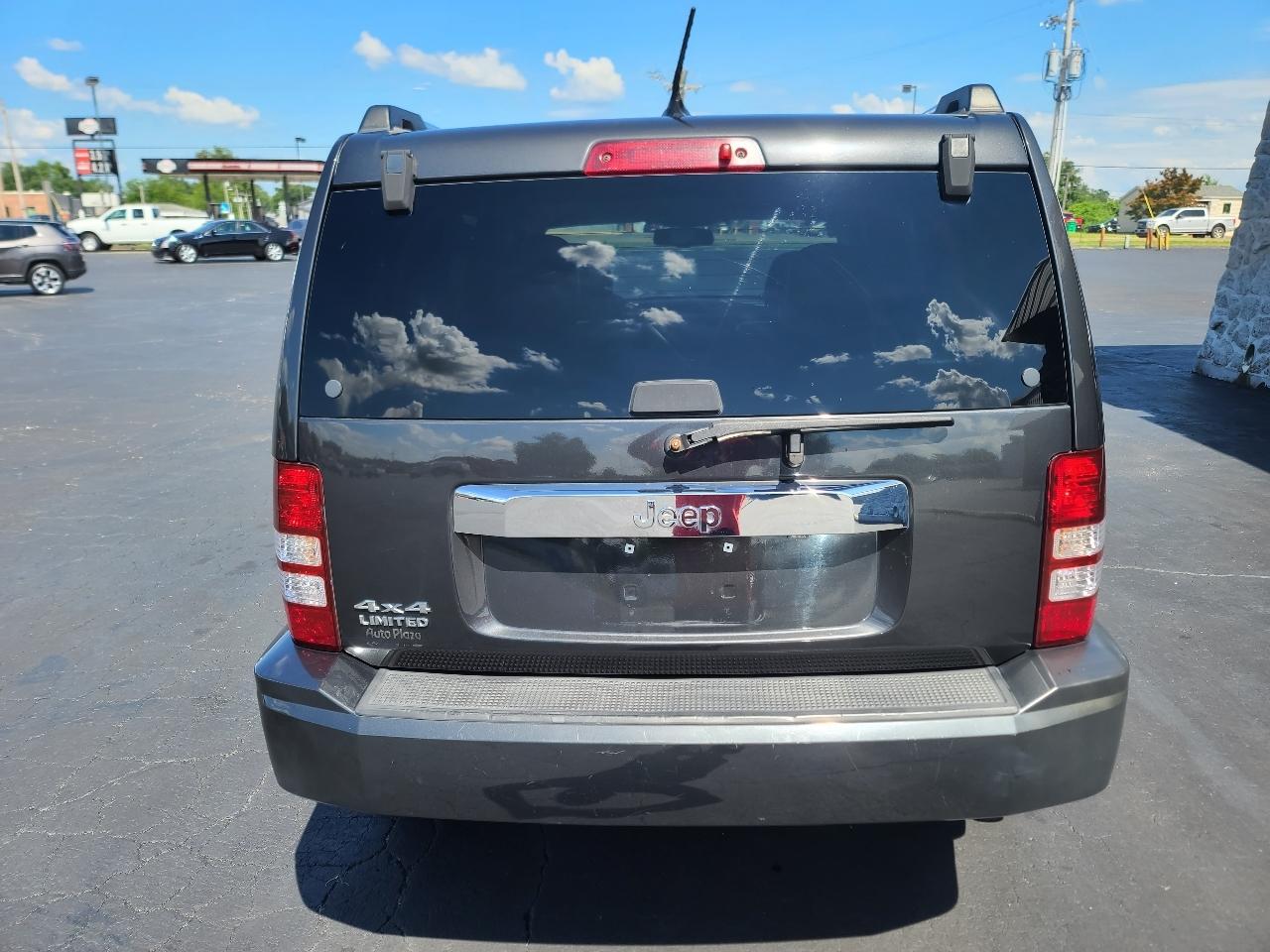 Jeep Liberty Limited 4WD 2011