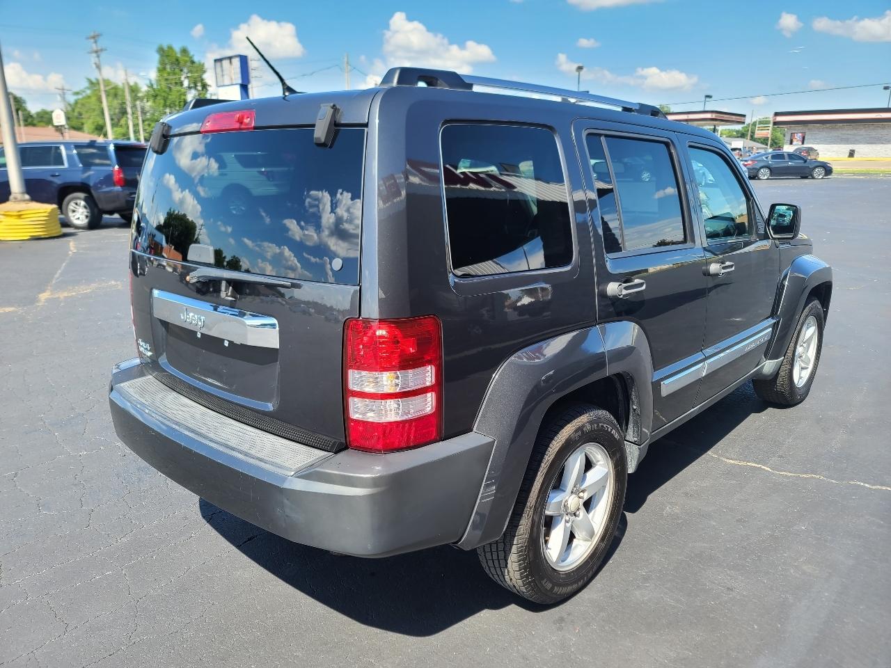 Jeep Liberty Limited 4WD 2011